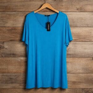 NWT Thanth 4x V Neck Blue Short sleeve Rayon Spandex Lightweight Tee Shirt